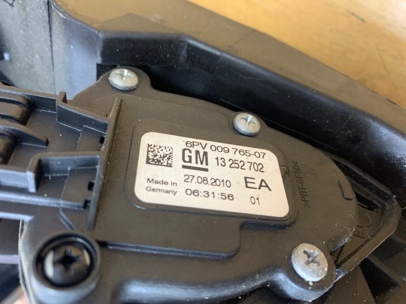 Педаль газа Opel Astra J 2010 хетчбэк 5-ти дв. A16LET