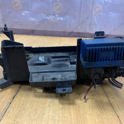 Полка аккумулятора Opel Corsa D - изображение 4