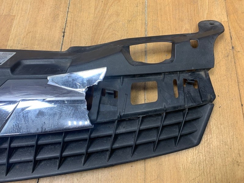 Решетка радиатора Opel Astra H 2005-2012 хетчбэк 3-х дв.