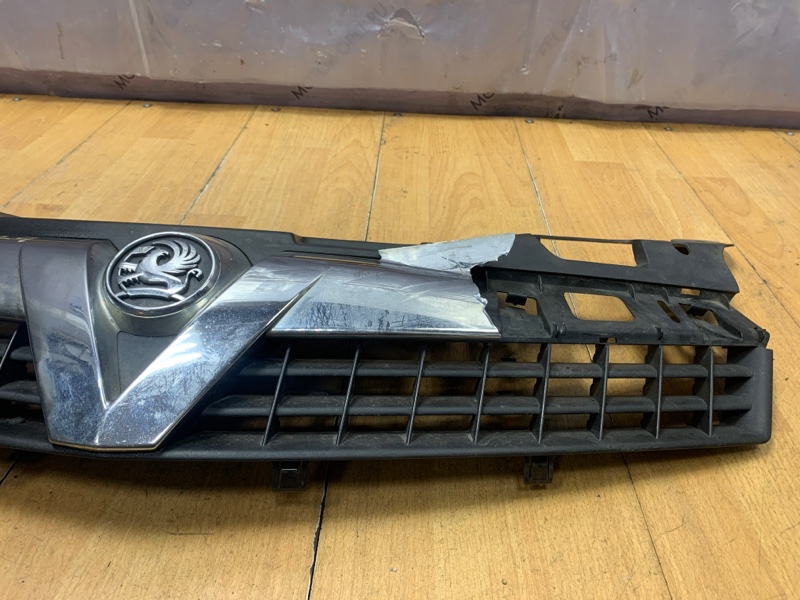 Решетка радиатора Opel Astra H 2005-2012 хетчбэк 3-х дв.