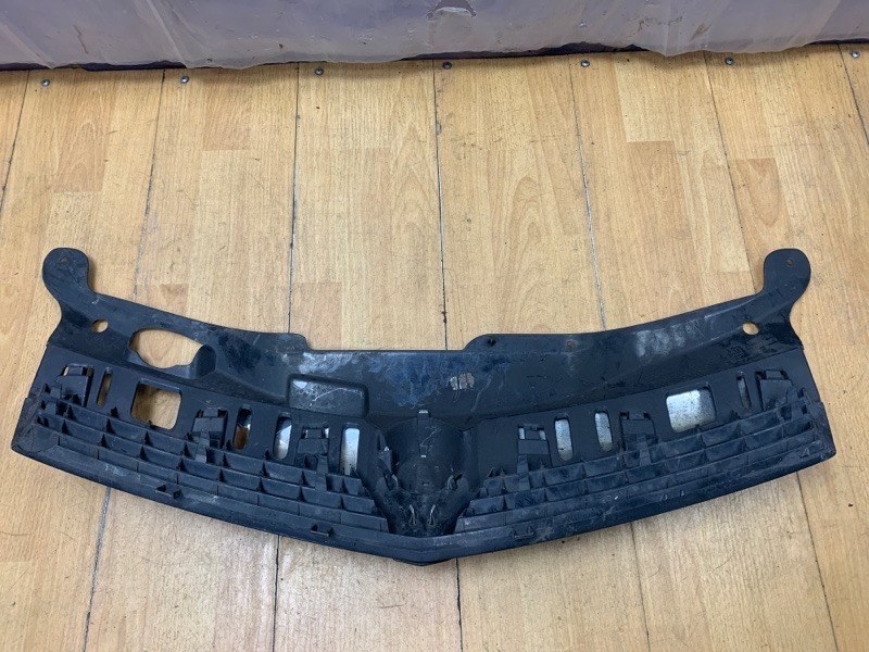 Решетка радиатора Opel Astra H 2005-2012 хетчбэк 3-х дв.
