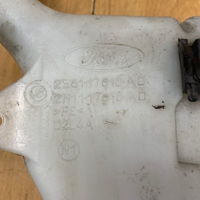 Бачок омывателя Ford Fiesta 6 - изображение 13
