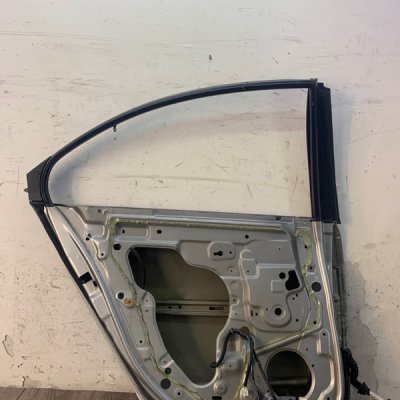 Дверь Nissan Primera 2003 хетчбэк 5-ти дв. Задн. Лев. - изображение 2