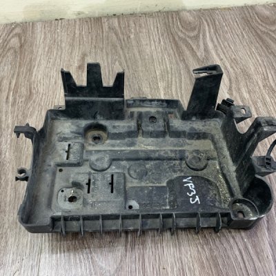 Полка аккумулятора Opel Corsa D - изображение 1