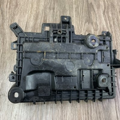 Полка аккумулятора Opel Corsa D - изображение 4