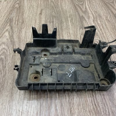 Полка аккумулятора Opel Corsa D - изображение 1