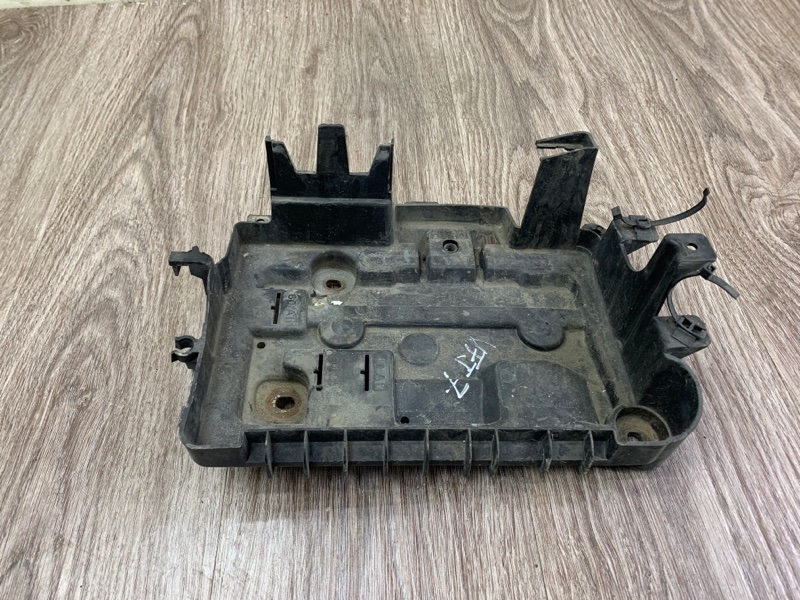 Полка аккумулятора Opel Corsa D