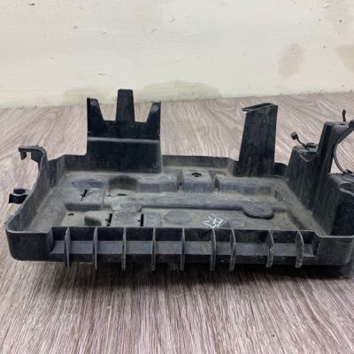 Полка аккумулятора Opel Corsa D - изображение 2