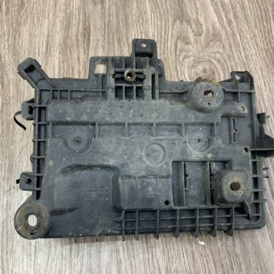 Полка аккумулятора Opel Corsa D - изображение 4