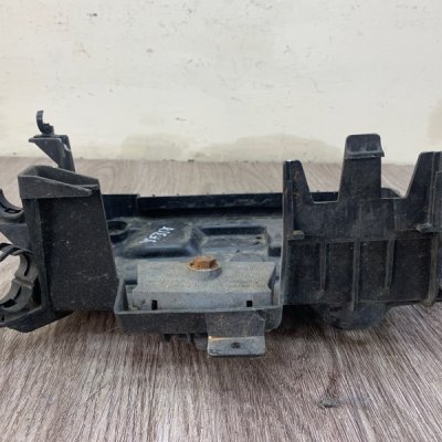 Полка аккумулятора Opel Corsa D - изображение 2