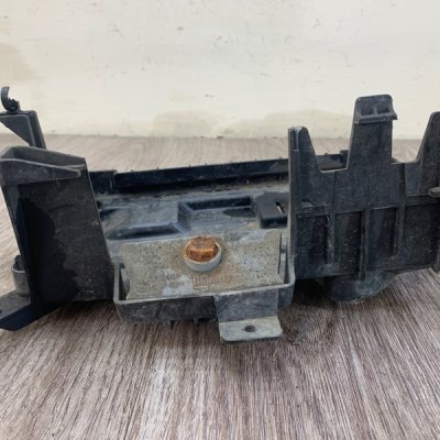 Полка аккумулятора Opel Corsa D - изображение 5