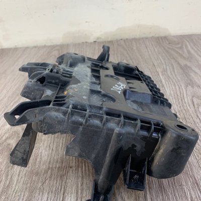 Полка аккумулятора Opel Corsa D - изображение 4