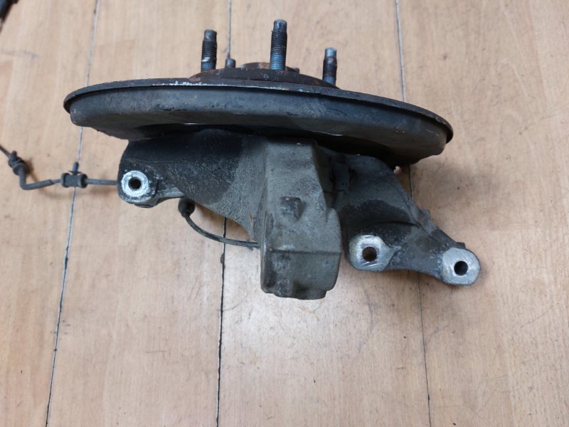 Поворотный кулак Opel Astra J 2010-2017 Перед. Лев.