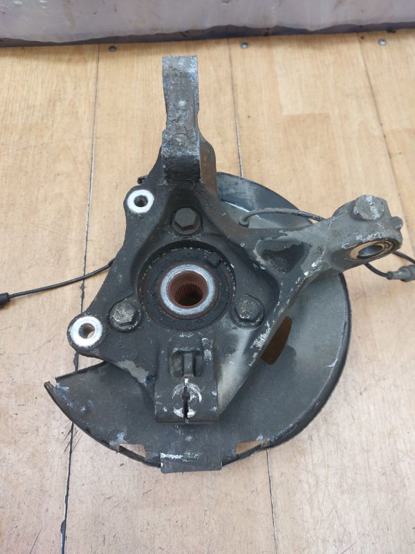 Поворотный кулак Opel Astra J 2010 Z16XER Перед. Прав.