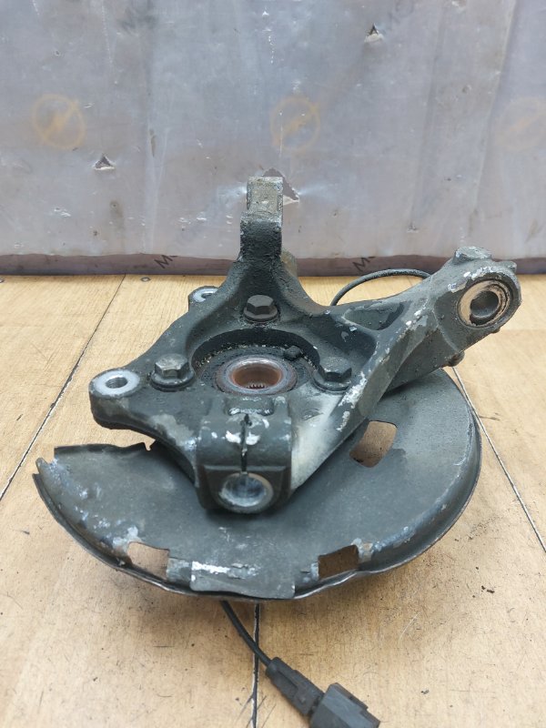 Поворотный кулак Opel Astra J 2010 Z16XER Перед. Прав.