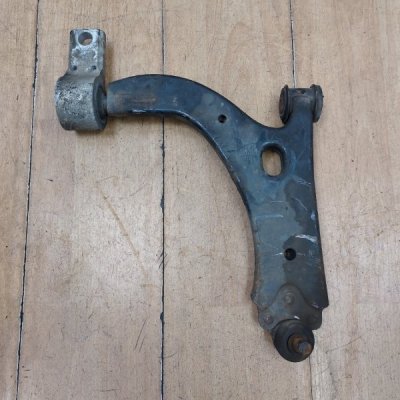 Рычаг подвески Ford Fiesta 5 2002 FXJB Перед. Прав. - изображение 1