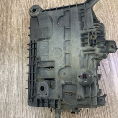 Полка аккумулятора Opel Corsa D - изображение 4