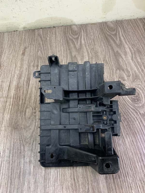 Полка аккумулятора Opel Meriva A