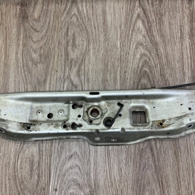 Панель замка капота Opel Astra H - изображение 1