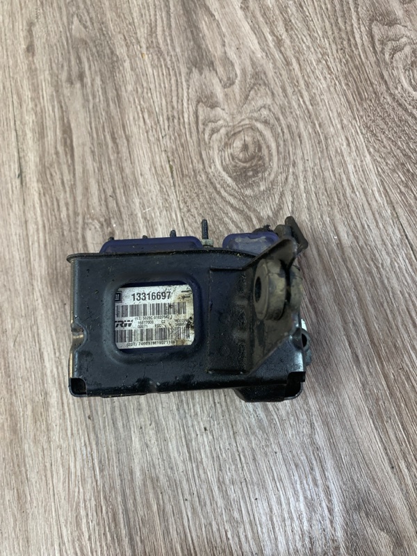 Блок abs Opel Insignia