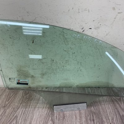 Стекло Opel Corsa D 2008 хетчбэк 5-ти дв. Перед. Прав. - изображение 1