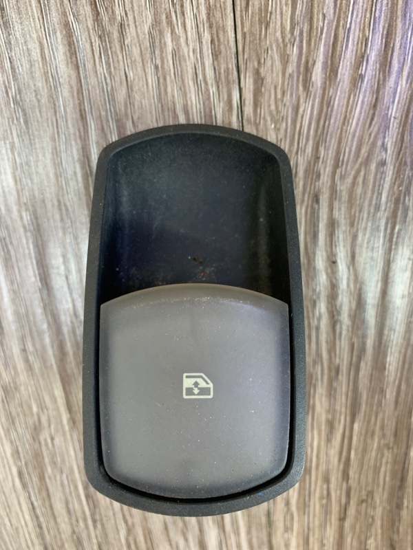 Кнопка стеклоподъемника Opel Corsa D