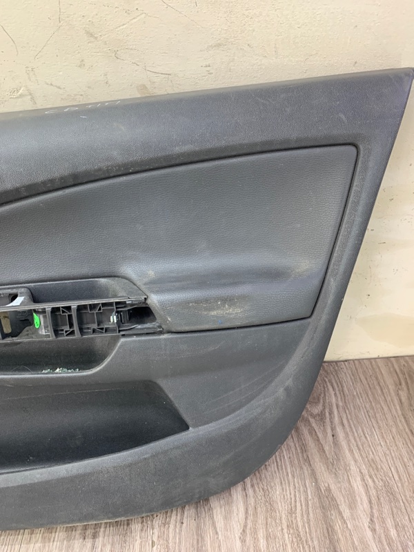 Обшивка двери Opel Corsa D 2006-2010 хетчбэк 3-х дв. Перед. Прав.