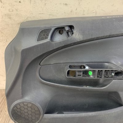 Обшивка двери Opel Corsa D 2006-2010 хетчбэк 3-х дв. Перед. Прав. - изображение 4