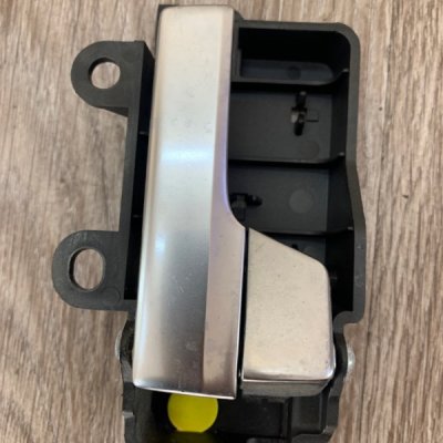 Ручка двери внутренняя Ford Focus 2 хетчбэк 5-ти дв. Перед. Прав. - изображение 1