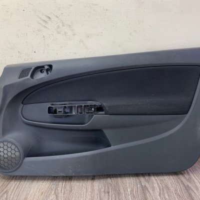 Обшивка двери Opel Corsa D 2006-2010 хетчбэк 3-х дв. Перед. Прав. - изображение 1