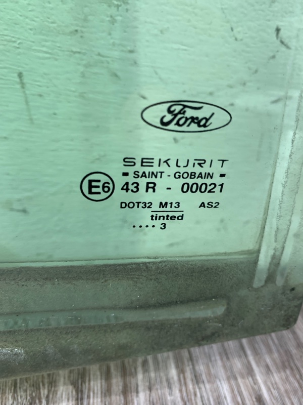 Стекло Ford Mondeo 2003 универсал Задн. Прав.