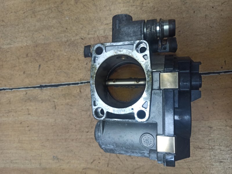 Дроссельная заслонка Opel Zafira B 2007 Z16XEP