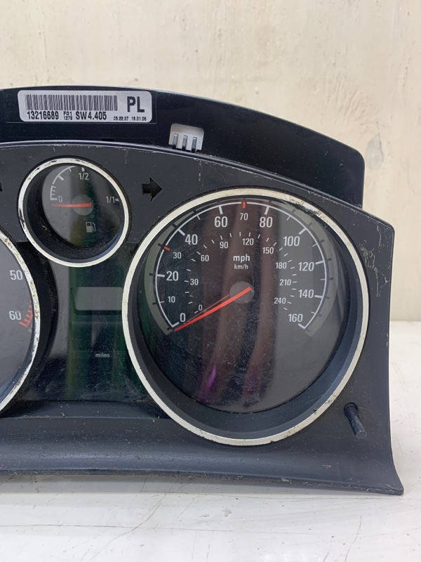 Панель приборов Opel Zafira B 2006 Z19DT