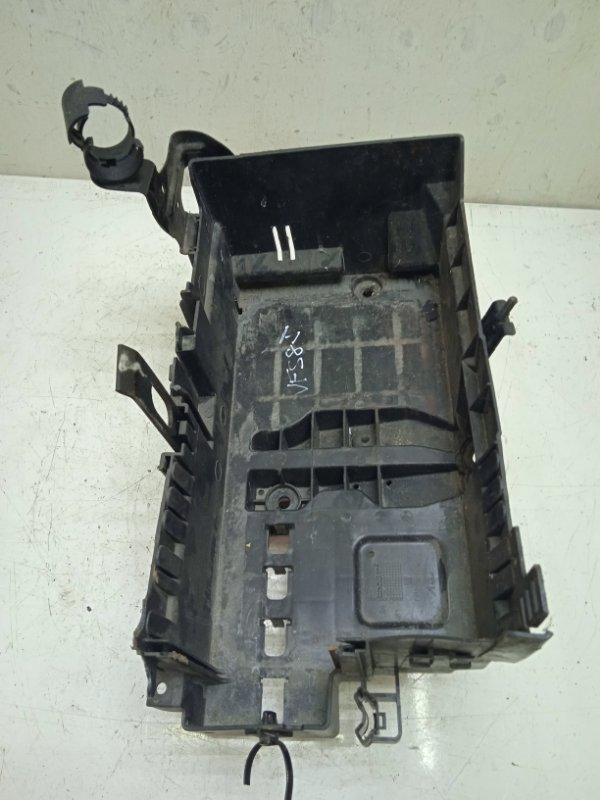 Полка аккумулятора Opel Astra J
