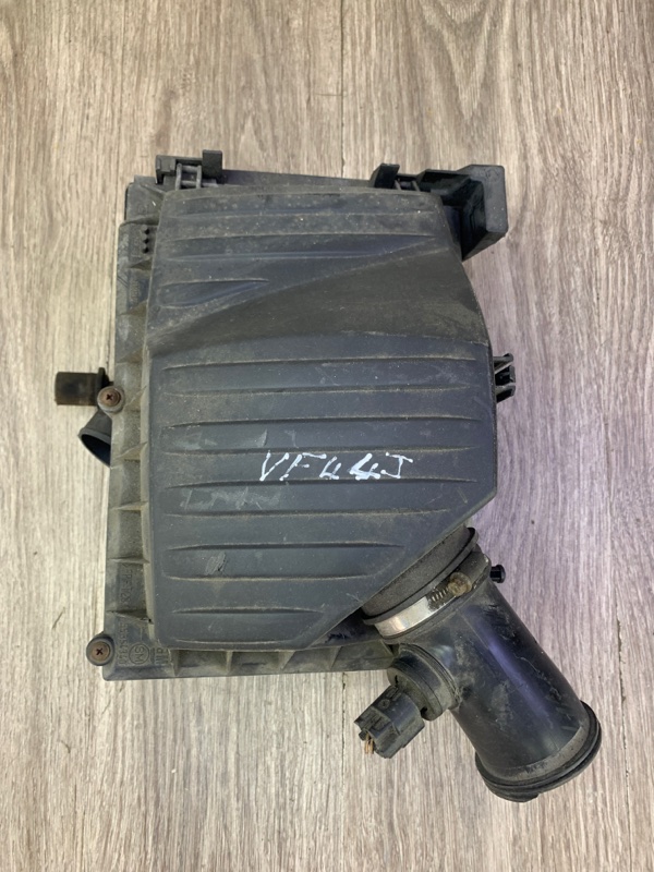 Корпус воздушного фильтра Opel Zafira B 2005-2014 Z19DT
