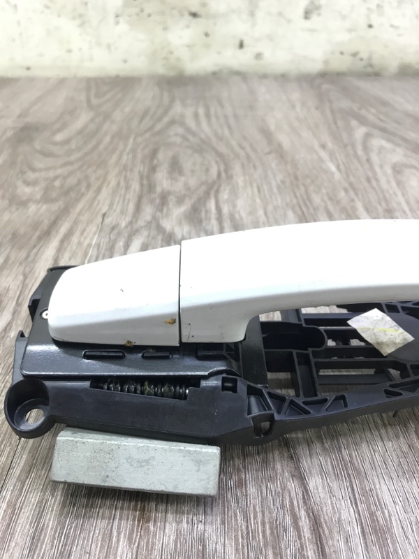 Ручка двери внешняя Opel Astra J 2010 хетчбэк 5-ти дв. Перед. Лев.