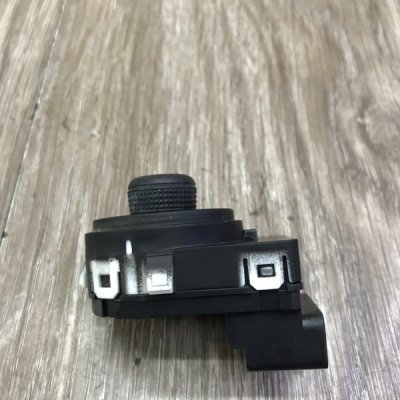 Кнопка управления зеркалами Opel Astra J 2010 хетчбэк 5-ти дв. - изображение 5