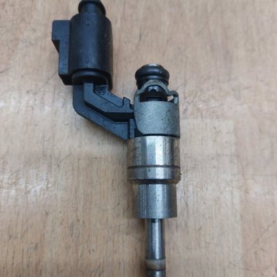Топливная форсунка Volkswagen Golf 5 2005 BLF - изображение 1