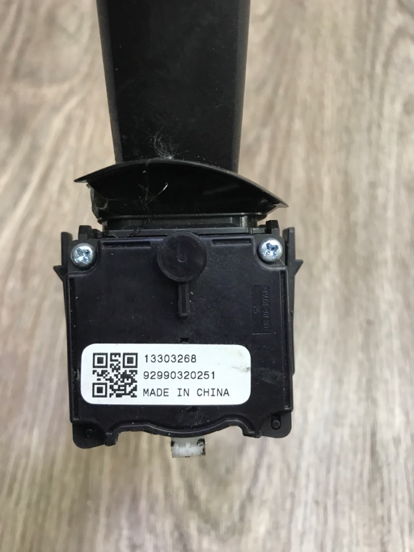 Переключатель поворотов Opel Astra J 2010