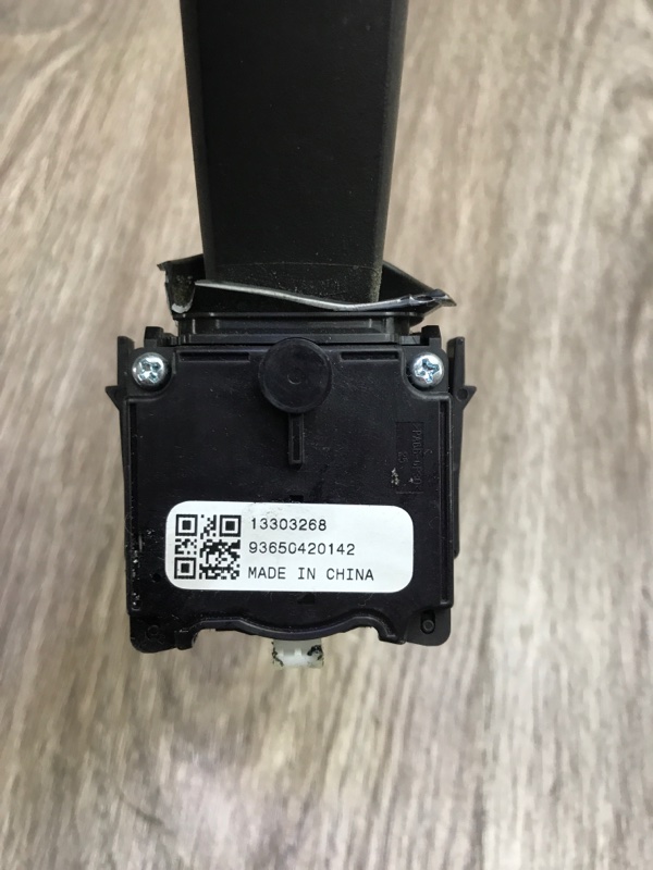 Переключатель поворотов Opel Astra J
