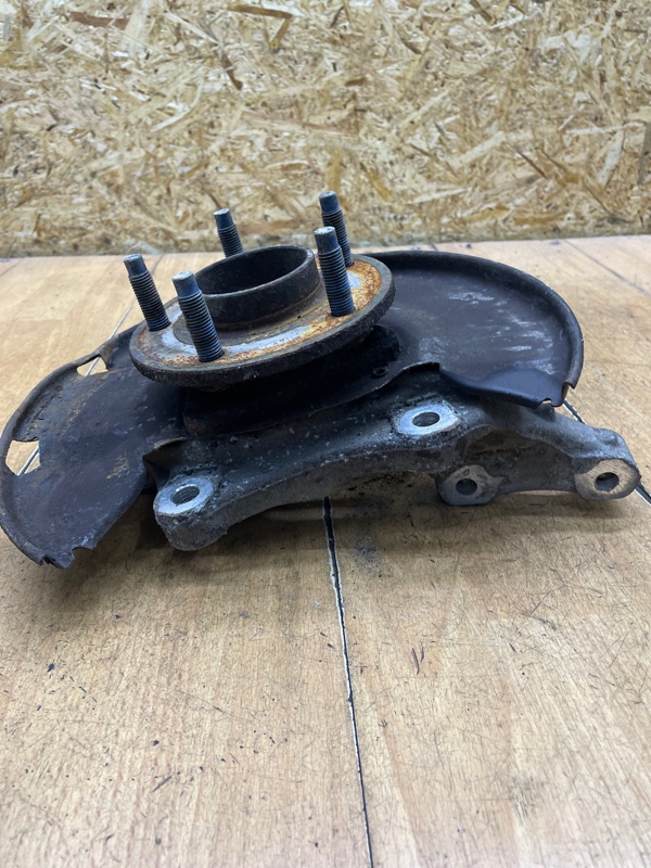 Поворотный кулак Opel Astra J 2010 A17DTJ Перед. Прав.