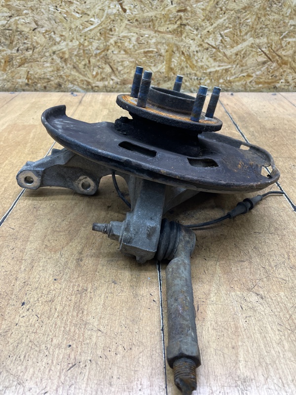 Поворотный кулак Opel Astra J 2010 A17DTJ Перед. Прав.