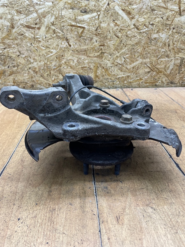 Поворотный кулак Opel Astra J 2010 A17DTJ Перед. Прав.