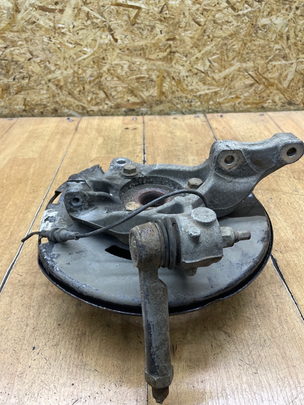 Поворотный кулак Opel Astra J 2010 A17DTJ Перед. Прав.