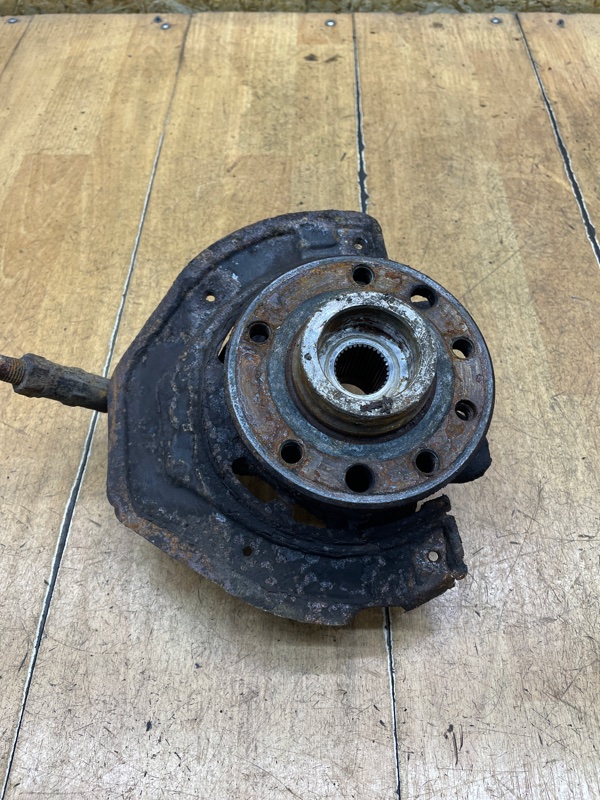 Поворотный кулак Opel Vectra B 2000 X25XE Перед. Прав.