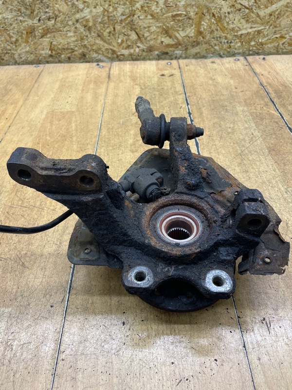 Поворотный кулак Opel Vectra B 2000 X25XE Перед. Прав.