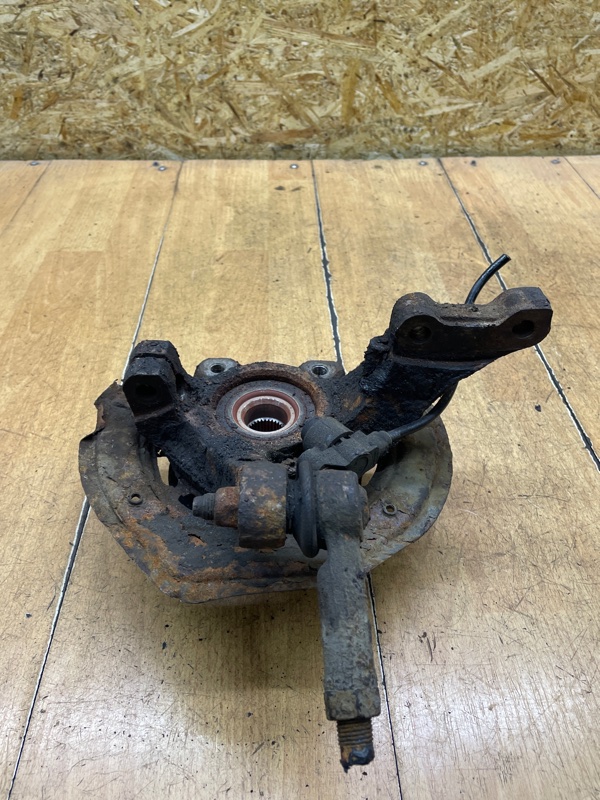 Поворотный кулак Opel Vectra B 2000 X25XE Перед. Прав.