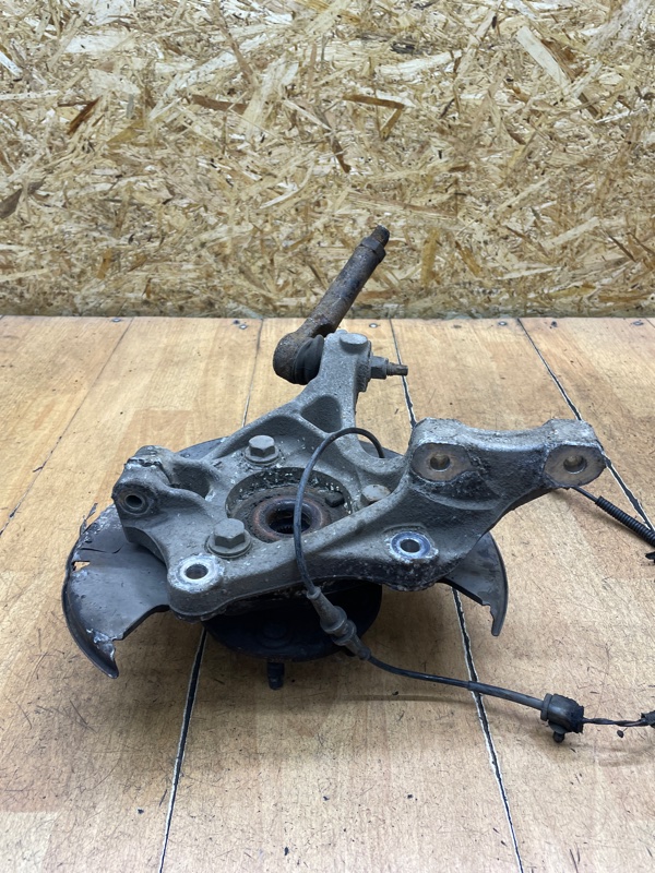 Поворотный кулак Opel Astra J 2010 A16XER Перед. Лев.
