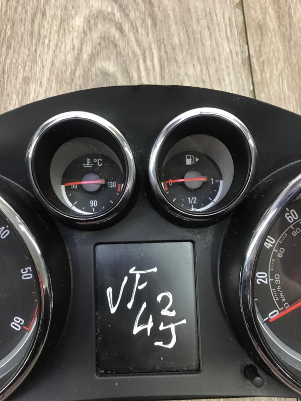 Панель приборов Opel Astra J 2010 A20DTH