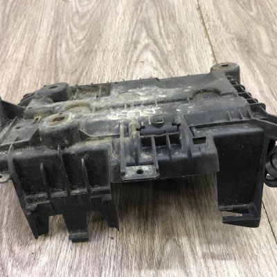 Полка аккумулятора Opel Corsa D - изображение 4